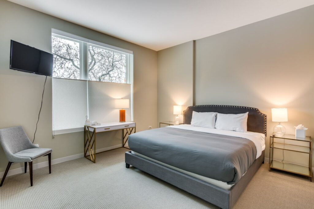 851 W Grand Ave Chicago Il master bedroom 2