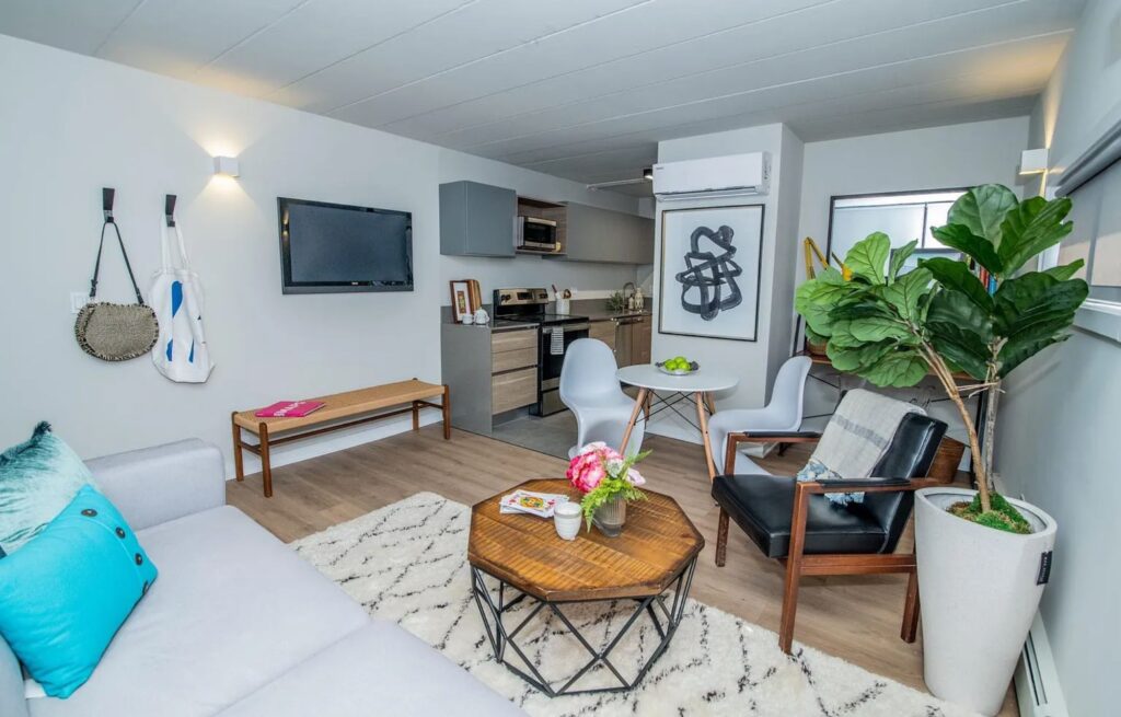 1666 West Pratt 00011