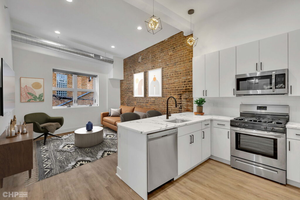 72-web-or-mls-4731_N_Western_Multi_Unit_61-print-4731_N_Western_-_Unit_209_001_02-010-23_13_46 (2)