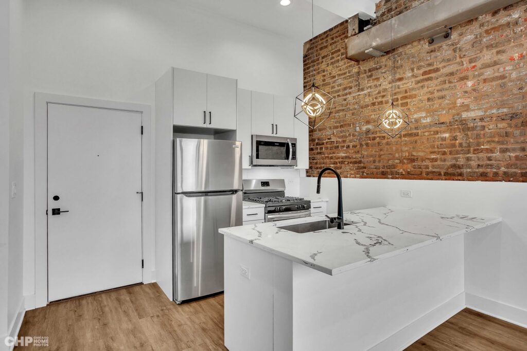 86-web-or-mls-4731 N Western - Unit 210_005