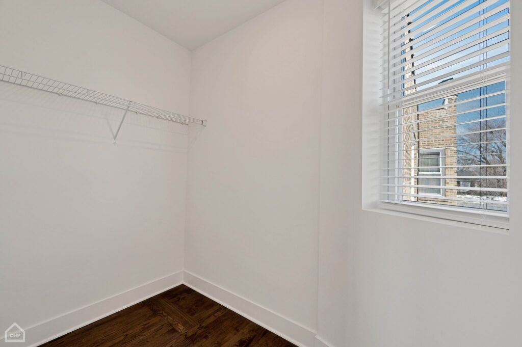 16-web-or-mls-2171 W Wilson Ave - Unit 3E_016
