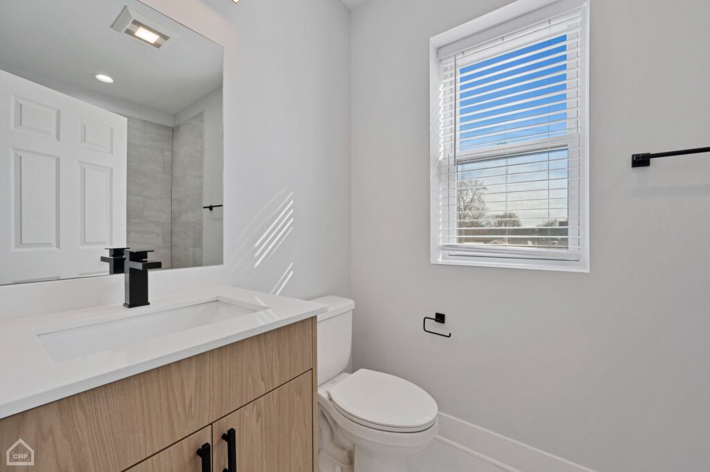 9-web-or-mls-2171 W Wilson Ave - Unit 3E_009